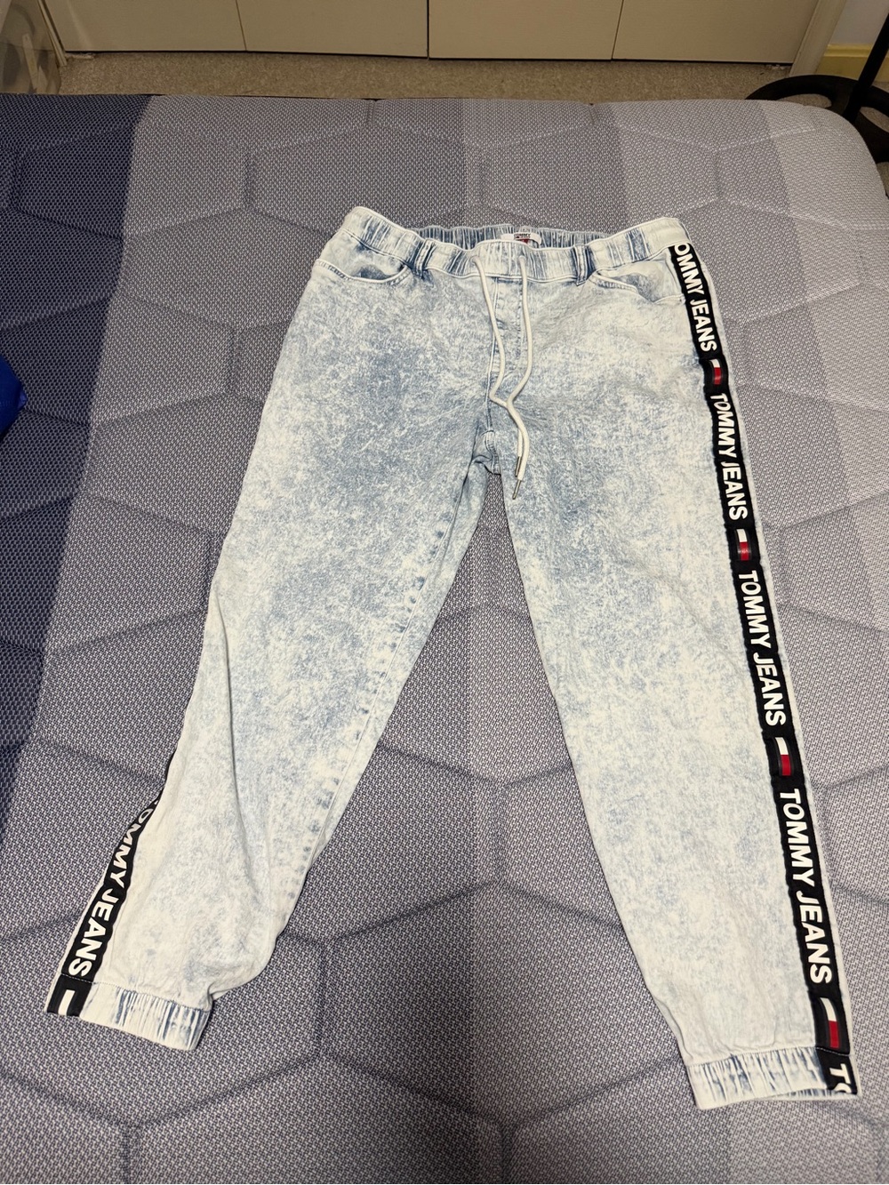 Tommy Hilfiger Light Wash Acid Wash Jeans Jeggings with Logo Tape